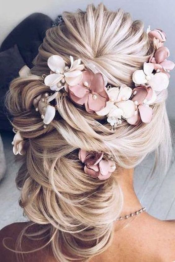 The Best Bridal Hairstyles With Flowers » FloraQueen EN