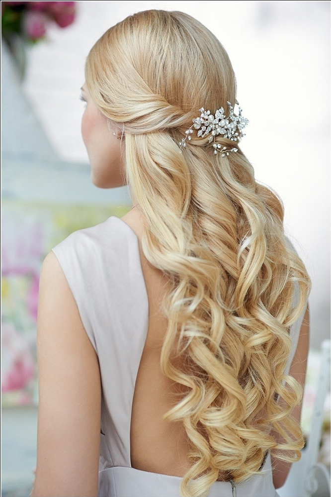 Winter Wedding Hairstyles For 2019 Wedding Estates