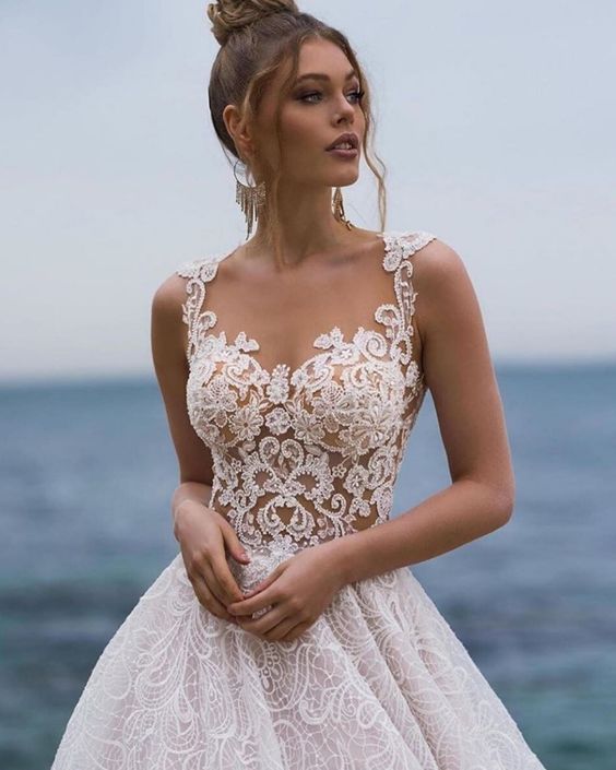 Best Beach Wedding Dresses for Seaside Ceremony Wedding