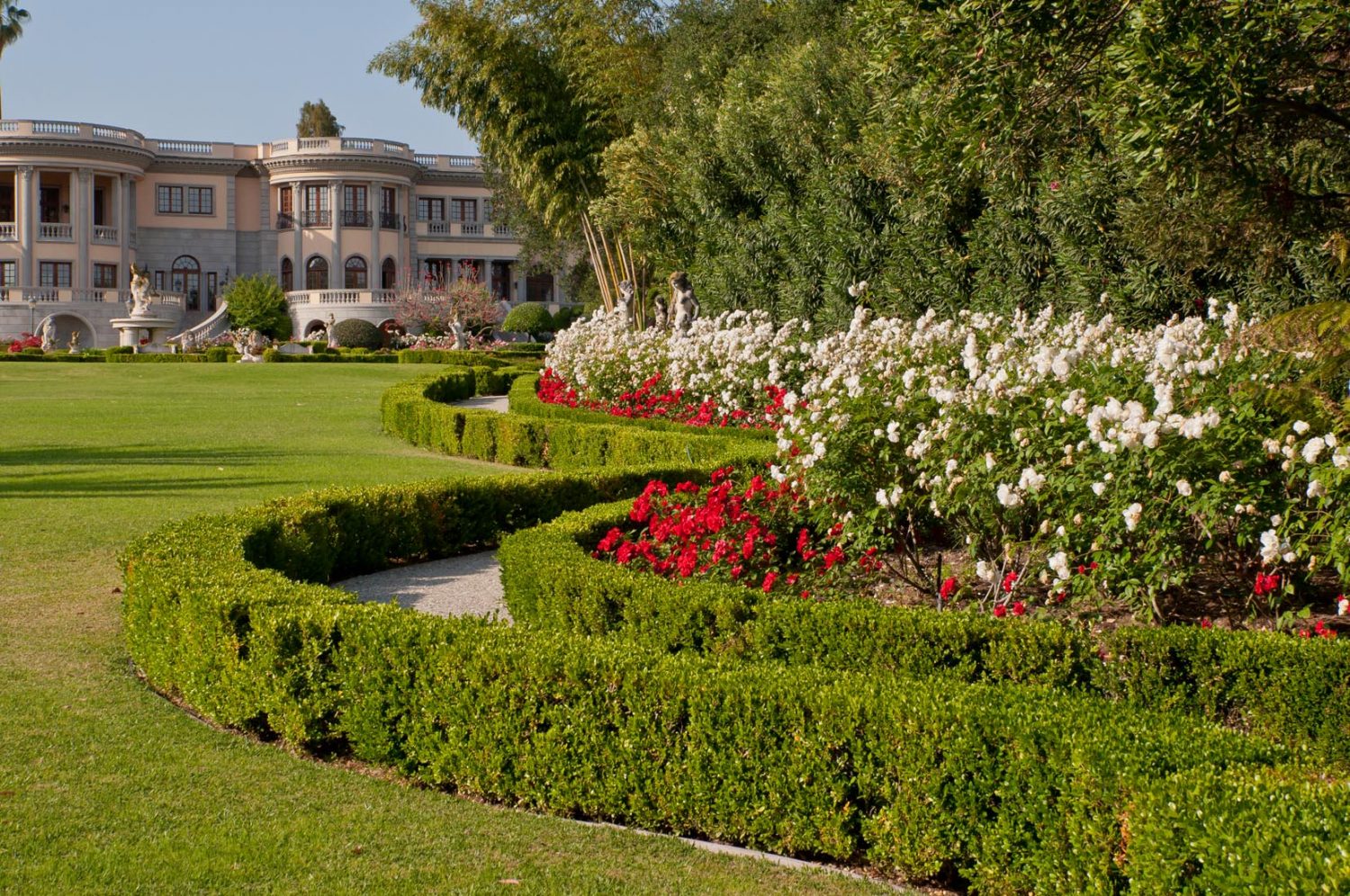 Pasadena Princess® Wedding Estates