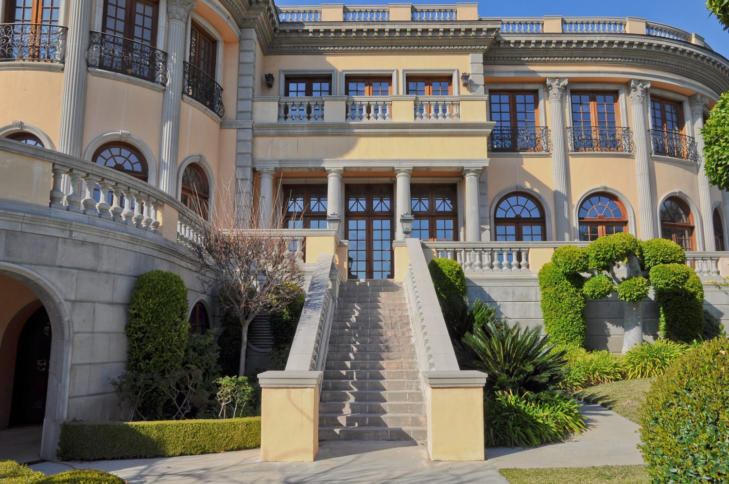 Pasadena Princess® Wedding Estates